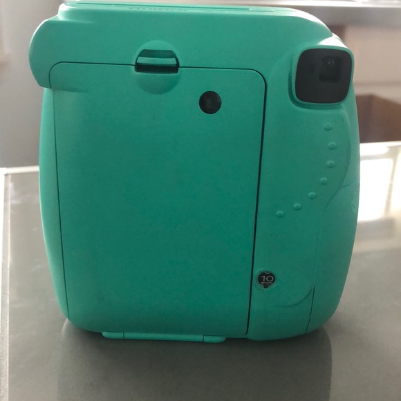 Polaroid Camera - Picture 3 of 4